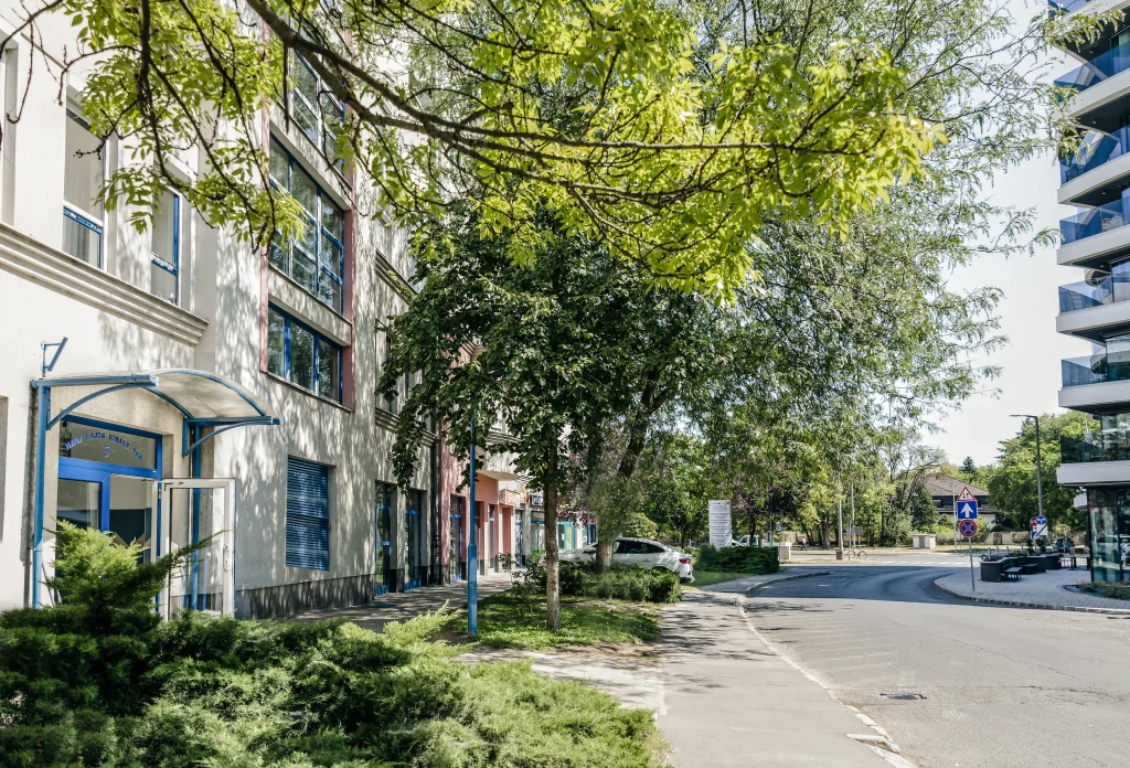 Varga Zsigmond ügyvéd Debrecen külső utcaképe